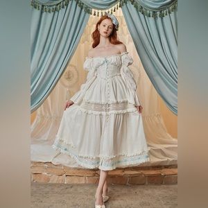 Size Small
Dress no longer sold by Lacemade
Worn once